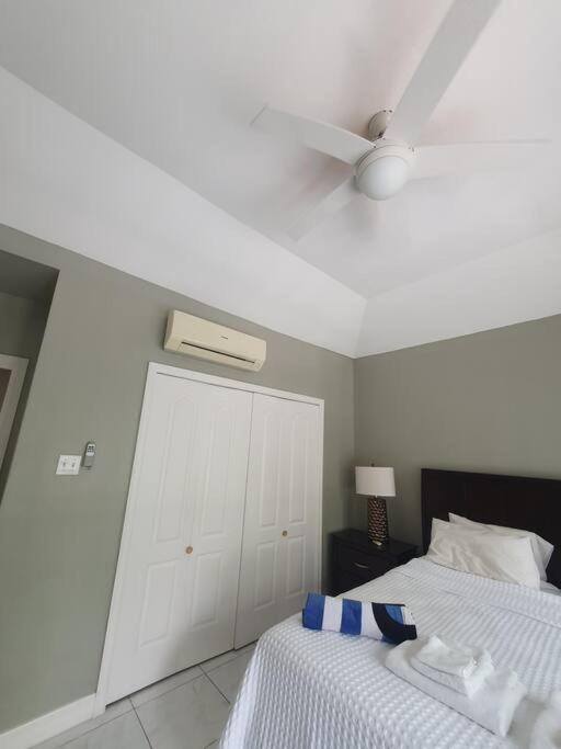 Townhouse By The Bay, Little Bay Country Club ,Negril Villa Orange Bay Kültér fotó