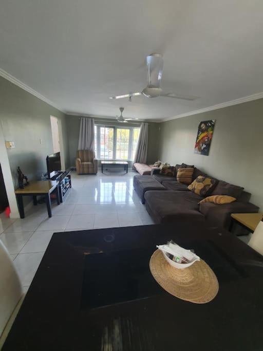 Townhouse By The Bay, Little Bay Country Club ,Negril Villa Orange Bay Kültér fotó
