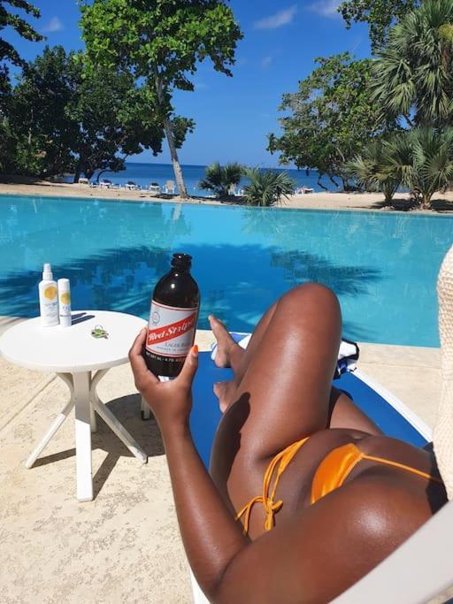 Townhouse By The Bay, Little Bay Country Club ,Negril Villa Orange Bay Kültér fotó