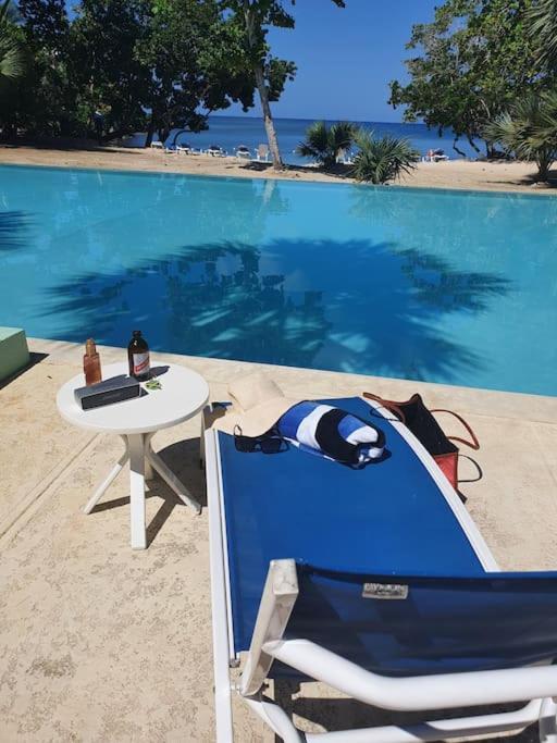 Townhouse By The Bay, Little Bay Country Club ,Negril Villa Orange Bay Kültér fotó