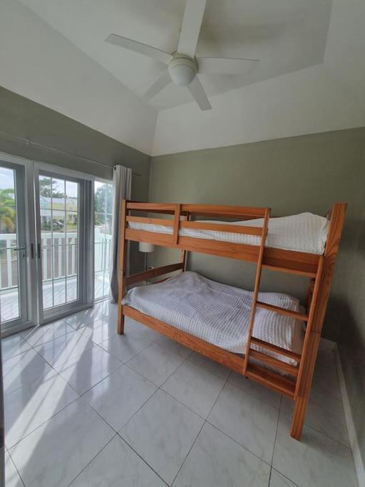 Townhouse By The Bay, Little Bay Country Club ,Negril Villa Orange Bay Kültér fotó