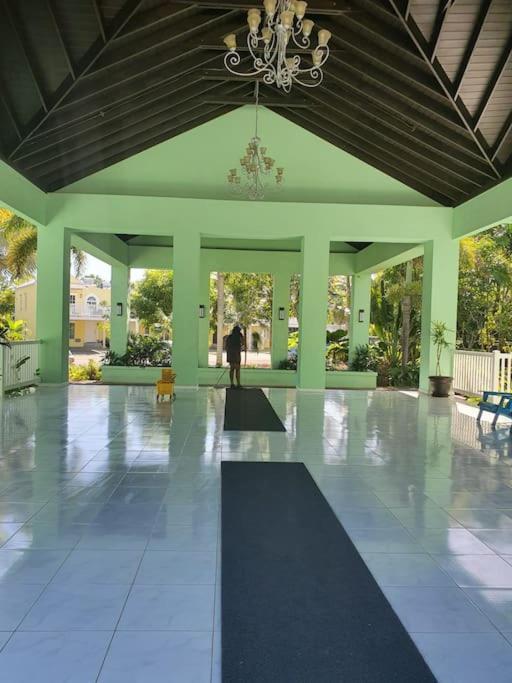 Townhouse By The Bay, Little Bay Country Club ,Negril Villa Orange Bay Kültér fotó